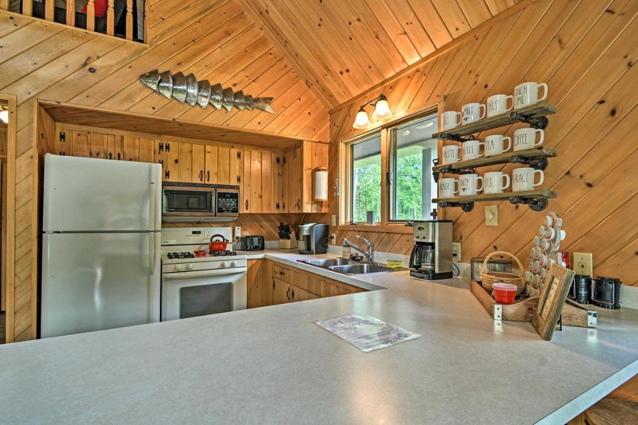 Riverfront Traverse City Cabin Fish, Kayak And Tube מראה חיצוני תמונה