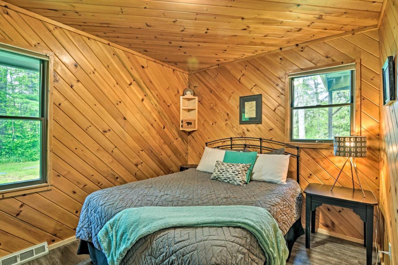 Riverfront Traverse City Cabin Fish, Kayak And Tube מראה חיצוני תמונה