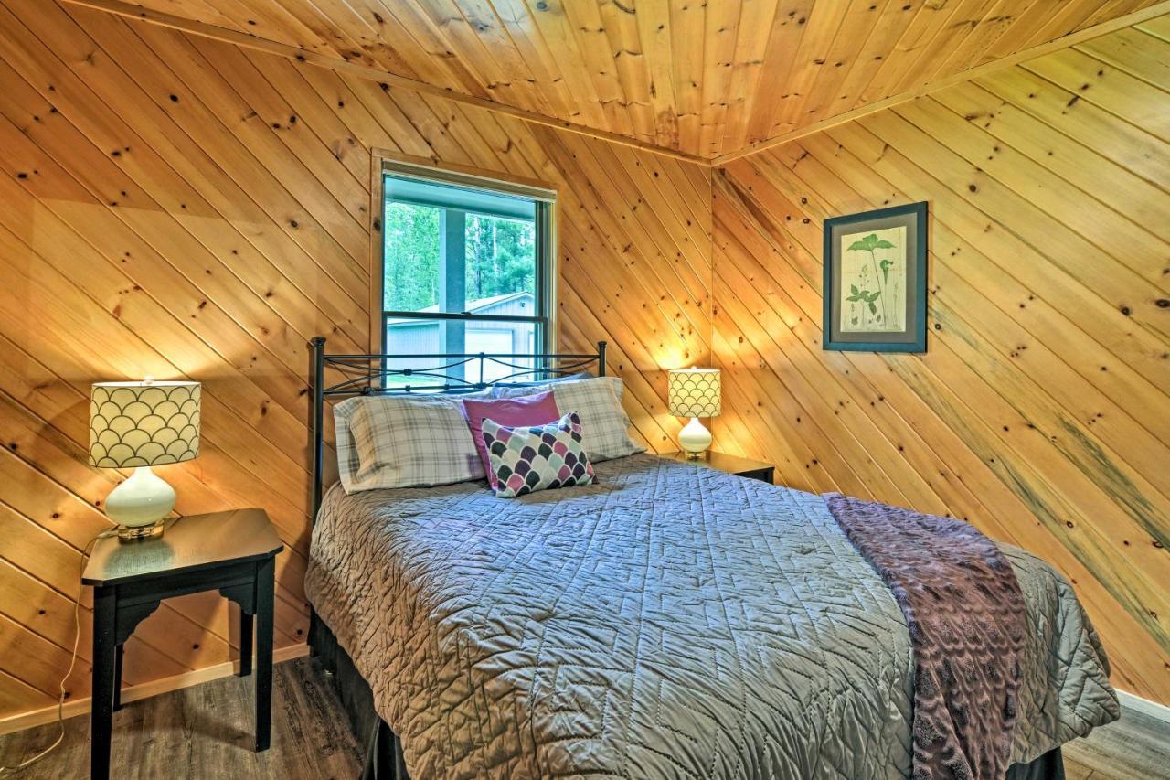 Riverfront Traverse City Cabin Fish, Kayak And Tube מראה חיצוני תמונה