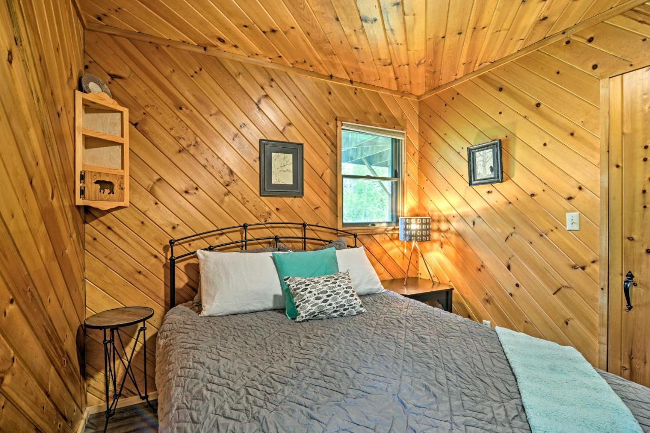 Riverfront Traverse City Cabin Fish, Kayak And Tube מראה חיצוני תמונה