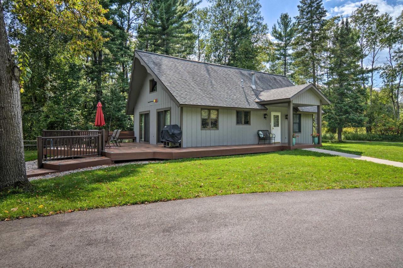 Riverfront Traverse City Cabin Fish, Kayak And Tube מראה חיצוני תמונה