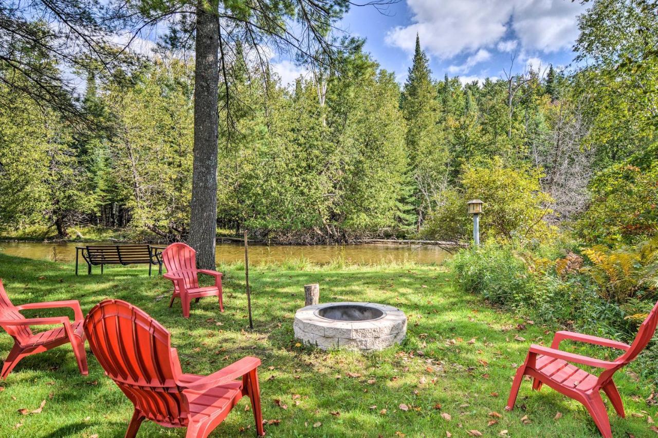 Riverfront Traverse City Cabin Fish, Kayak And Tube מראה חיצוני תמונה
