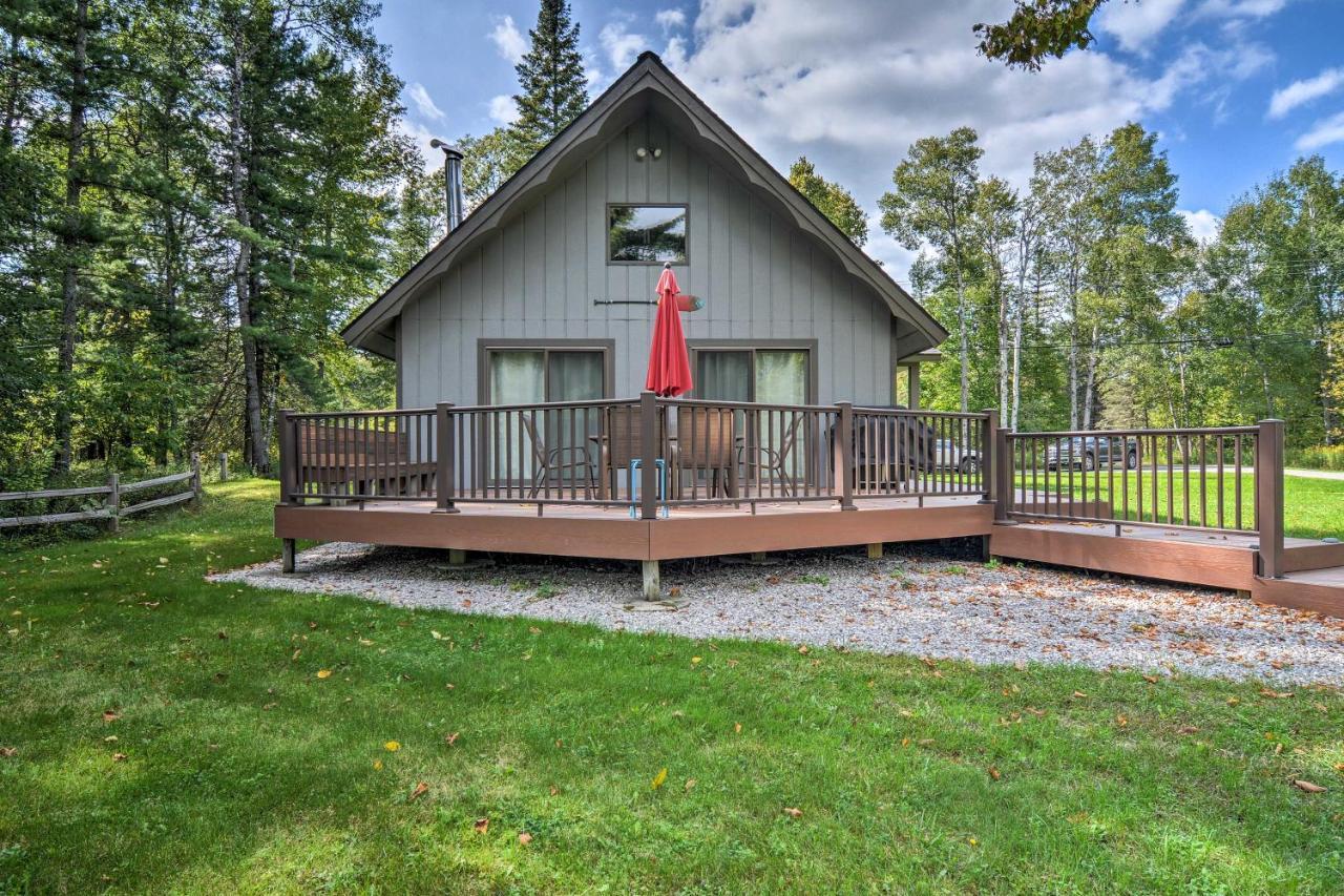 Riverfront Traverse City Cabin Fish, Kayak And Tube מראה חיצוני תמונה